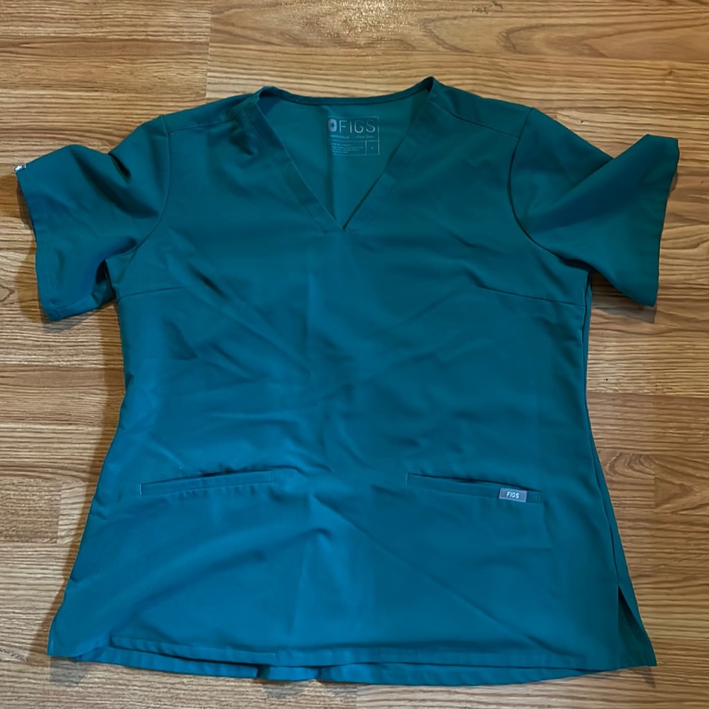 Figs technical collection green scrub top.